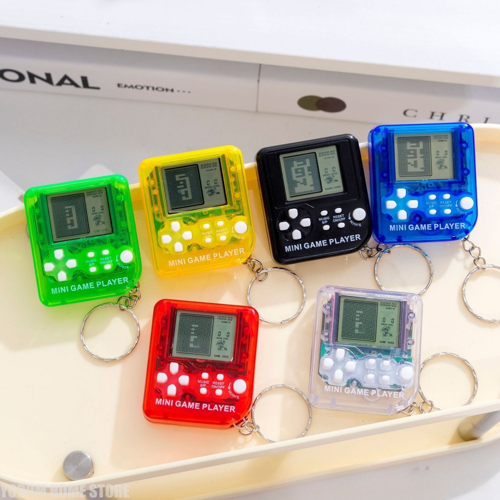 جهاز ألعاب محمول كلاسيكي بتصمي - مراجعة Gaming Console Keychain وسعره