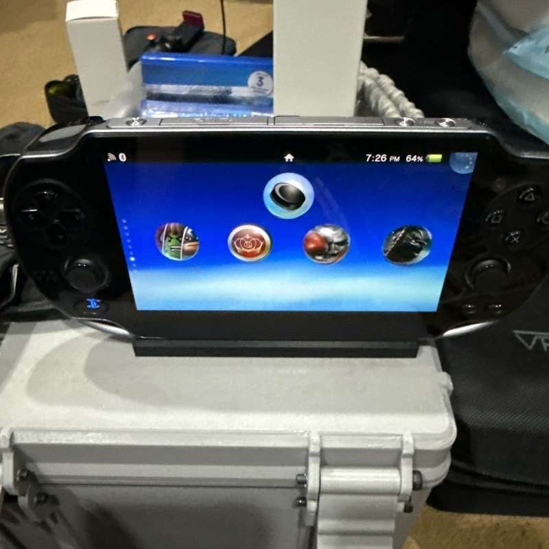 حامل وحدة تحكم الألعاب المحمول - مراجعة Gaming Console In وسعره